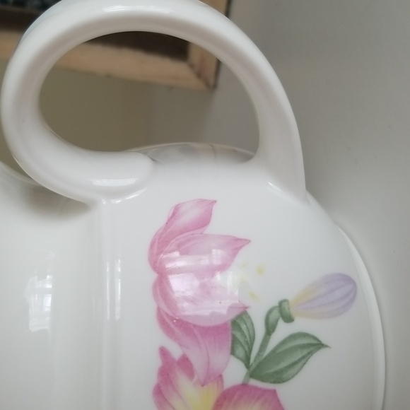 Royal Doulton pitcher - Picture 7 of 8